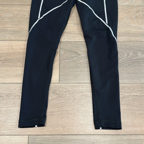 ATHLETA Black Reflective Stride Active Workout Gym Running Leggings Size Medium - Picture 5 of 13